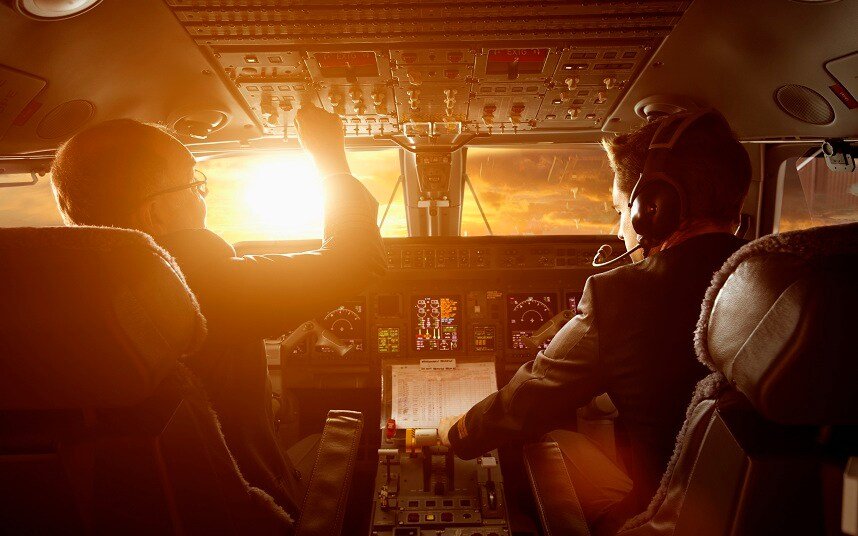 Why you should always wear sunscreen on a flight