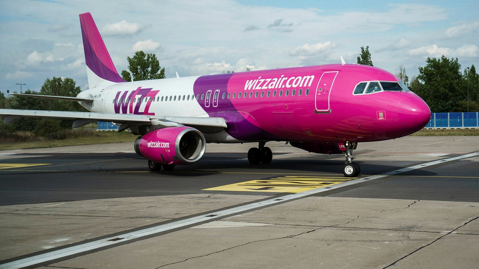 Wizz Air sticks to bold expansion plans despite air travel collapse | Financial Times