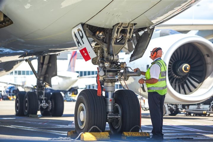 A clearer look on the career of a flight engineer.