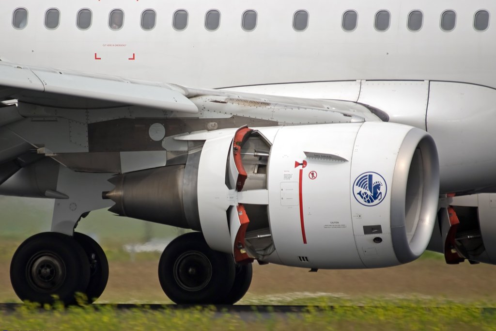 How Do Planes Stop on Landing?