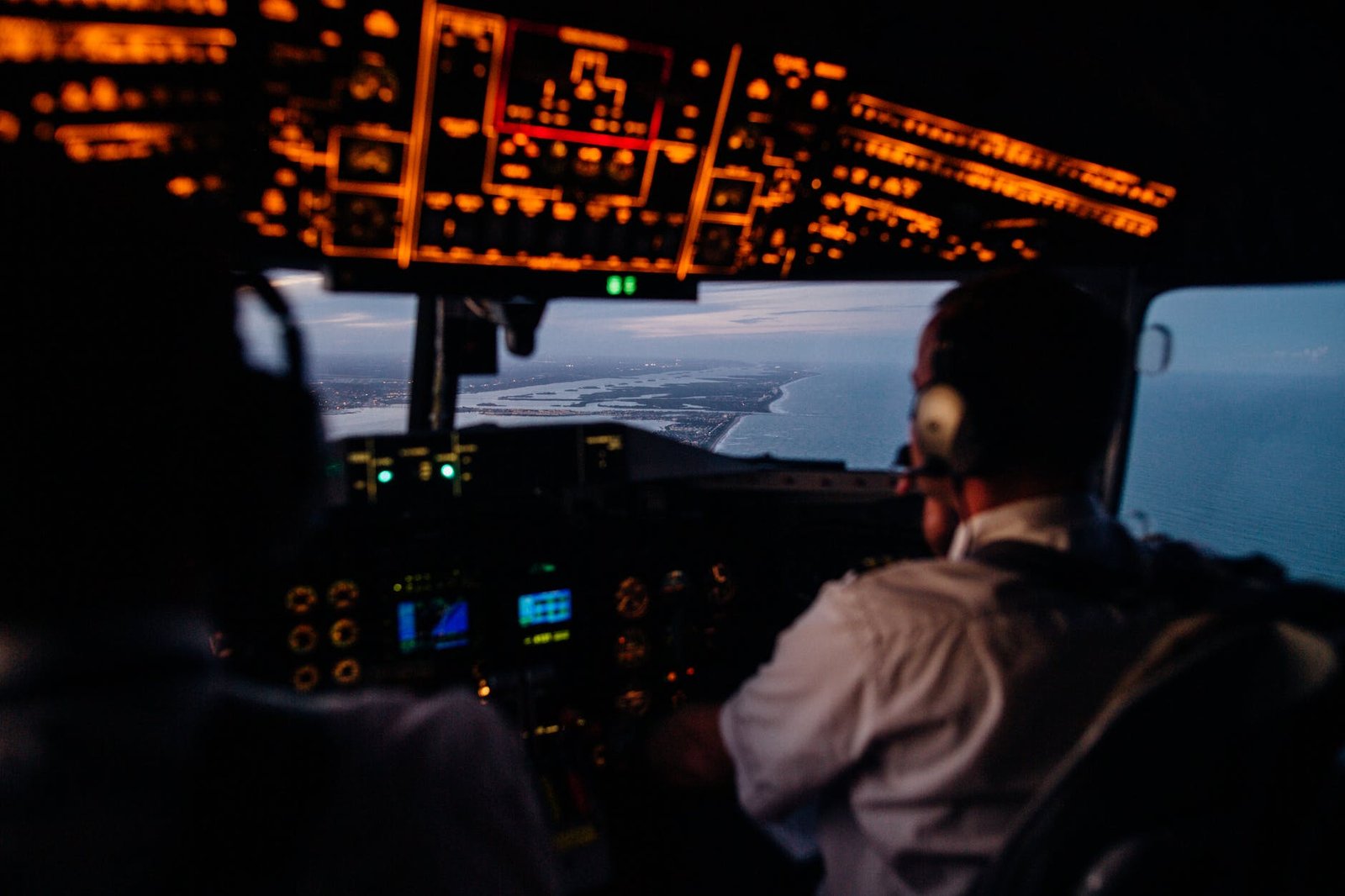 How Pilots Communicate With ATC When Flying Over the Oceans?