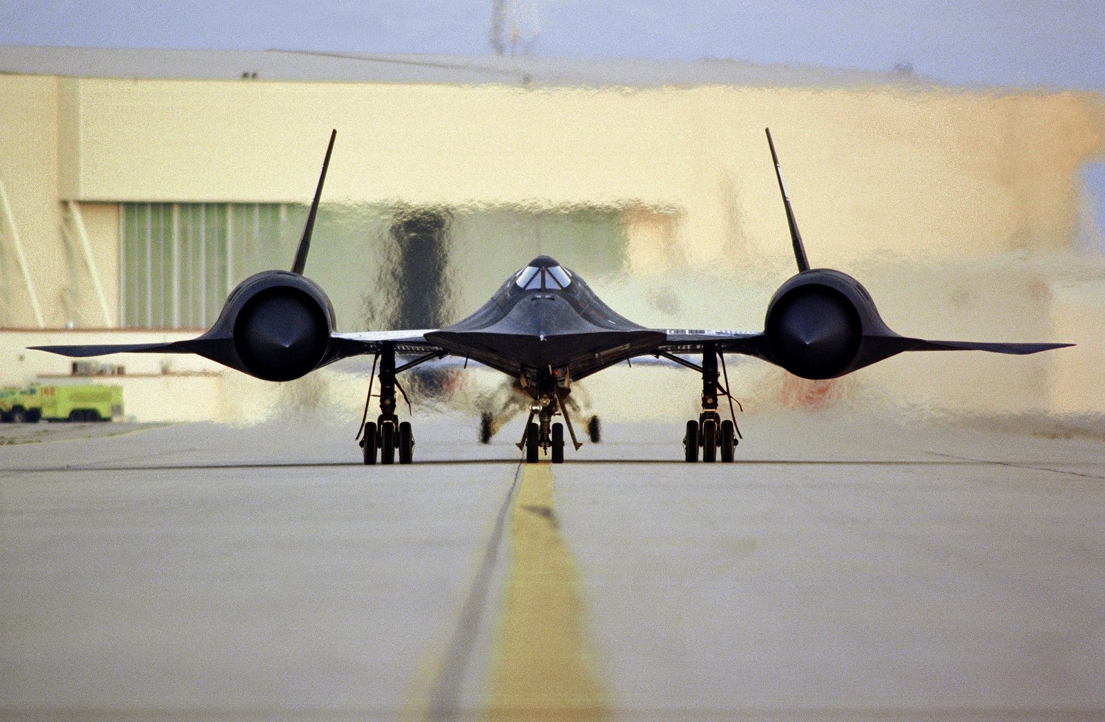 Why Were The SR-71 Engines' So Far Apart From Each Other?