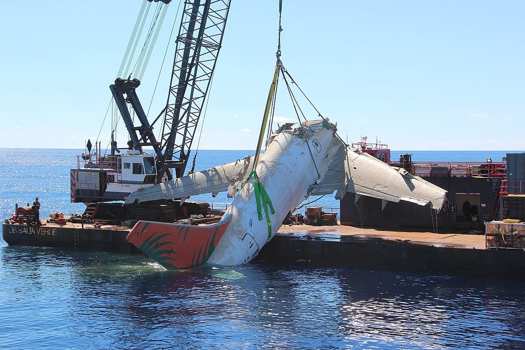 Transair 737 Crash Recovered From Ocean
