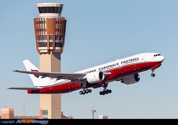 Retired Delta 777 Converted Into Sports Team Plane