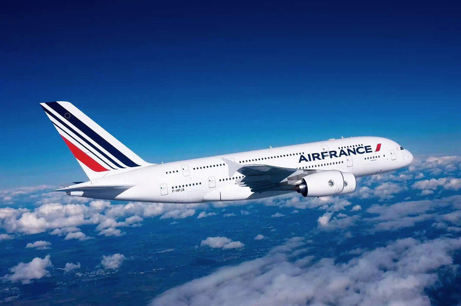 Airlines of the World; “France is in the Air” Air France