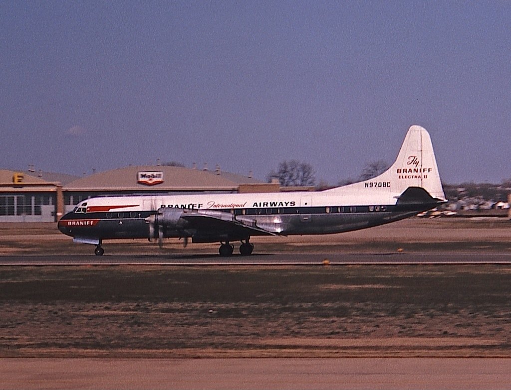 How Braniff Flight 542 Disintegrated In Mid-Air Left Investigators Baffling