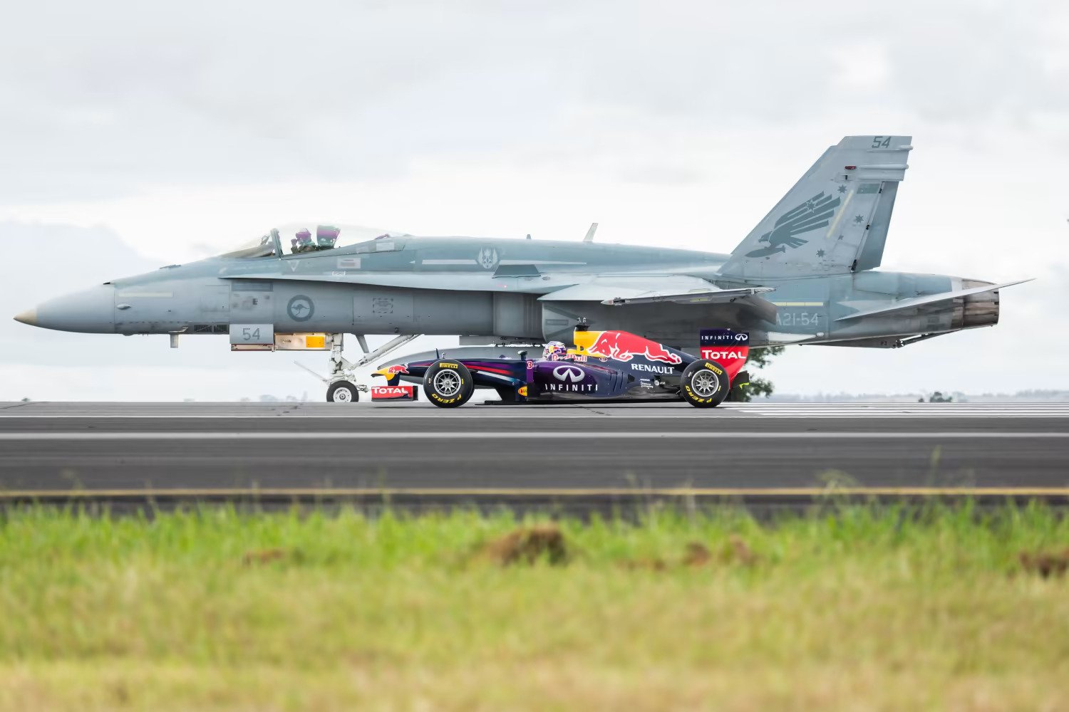 What Makes Formula 1 Cars Similar to Aircraft