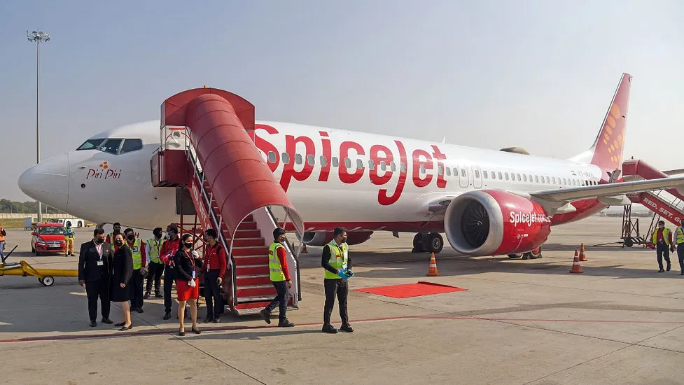 SpiceJet: Pilots Grounded for a Coffee Cup in Cockpit