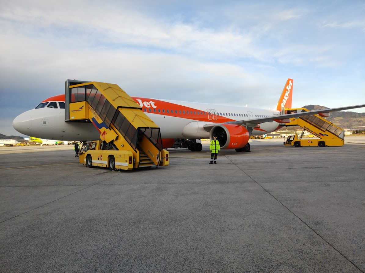 Flight Review: easyJet A321-200 Salzburg to London Gatwick