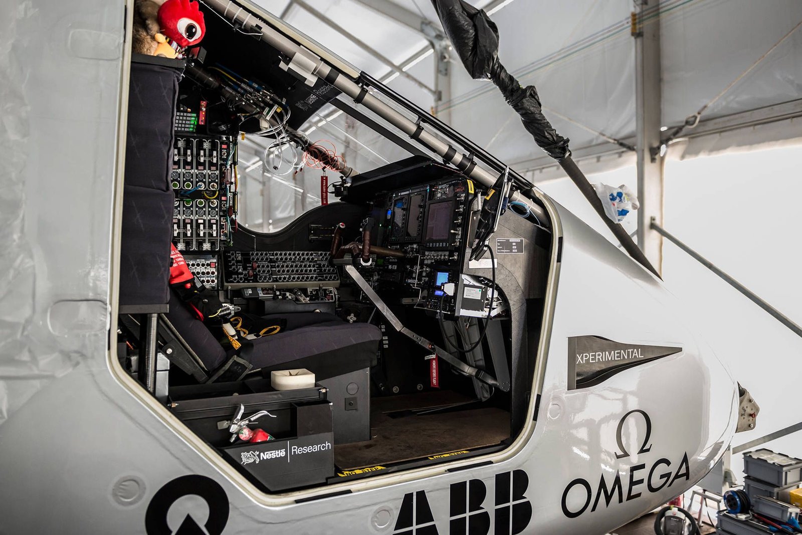 Solar Impulse 2: The Groundbreaking Solar-Powered Aircraft that Circled the World