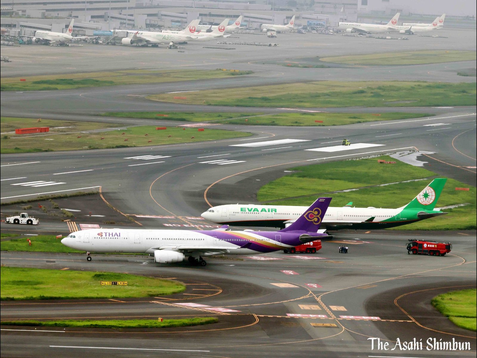 INCIDENT: Two Airbus A330s Collide on Ground at Tokyo Haneda Airport