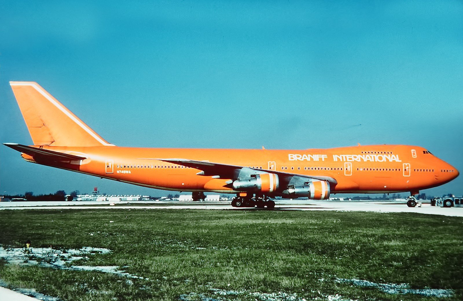 Flight Through Time: Top 5 Airlines of the 20th Century