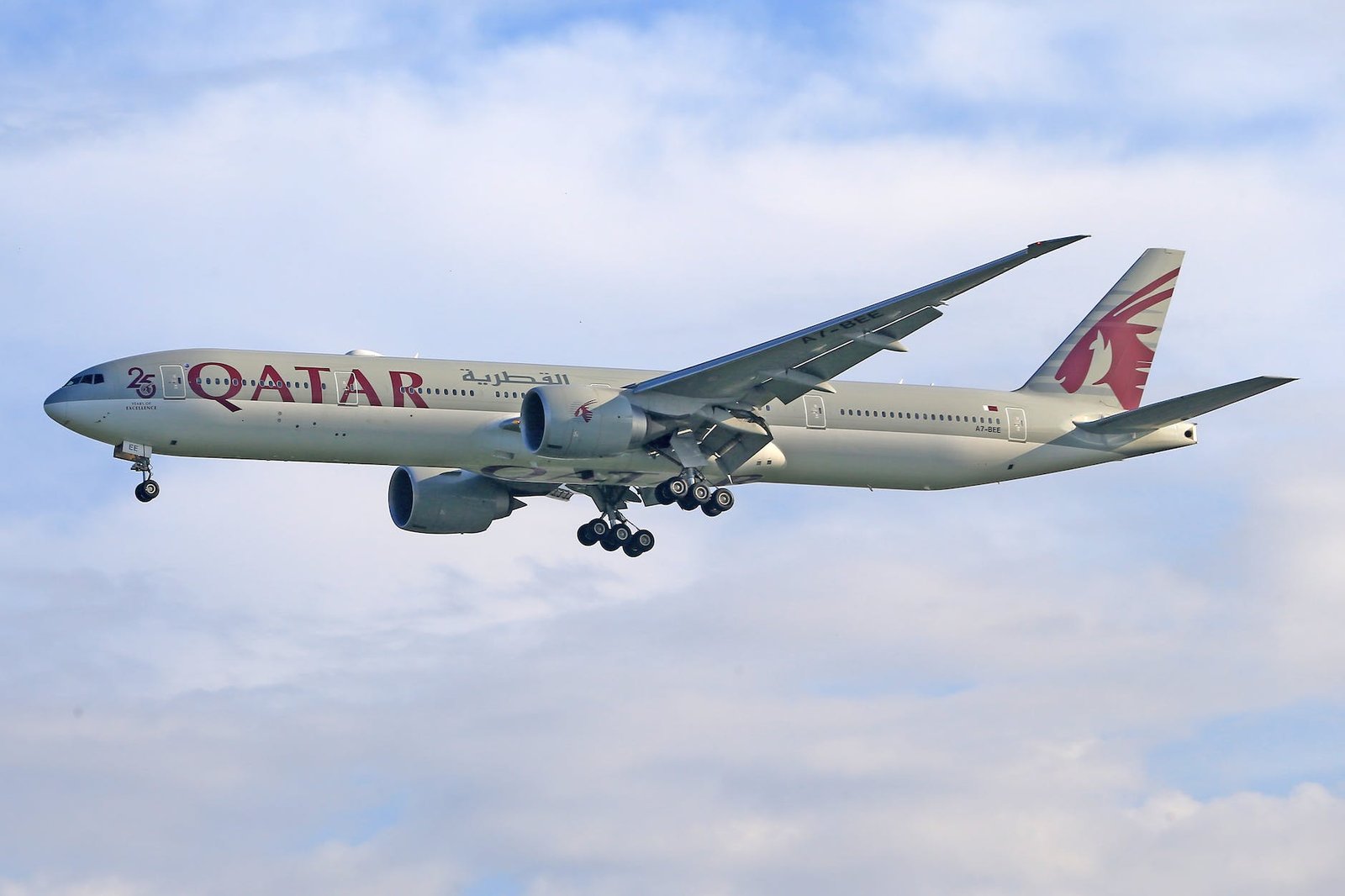 qatar airways aircraft flying in the sky
