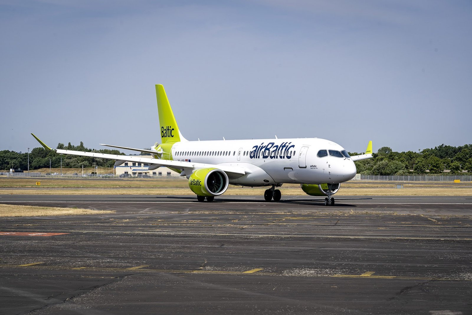 airBaltic Secures Major Airbus A220-300 Order at Dubai Airshow 2023