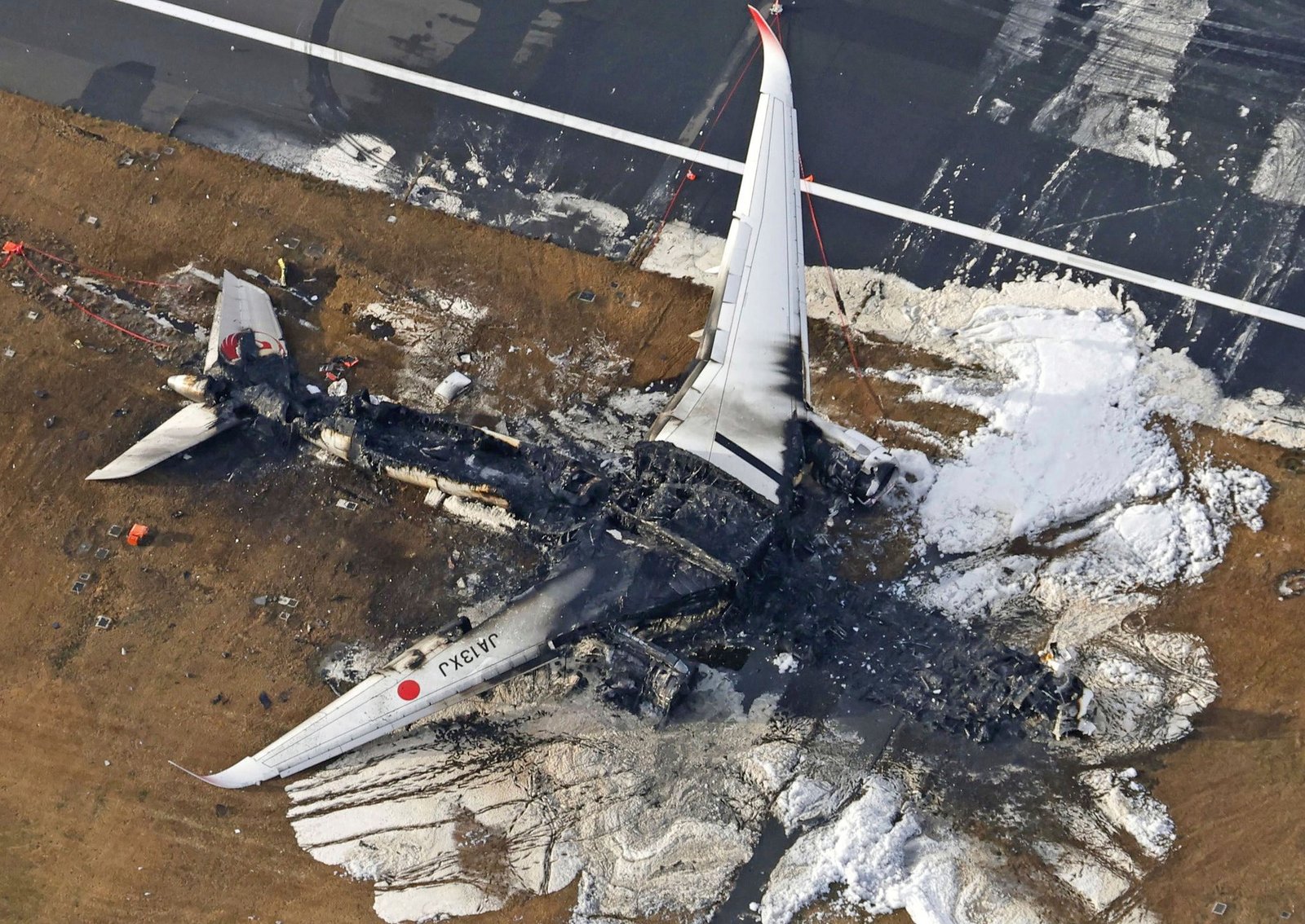 Investigation Begins in Haneda Airport Collision