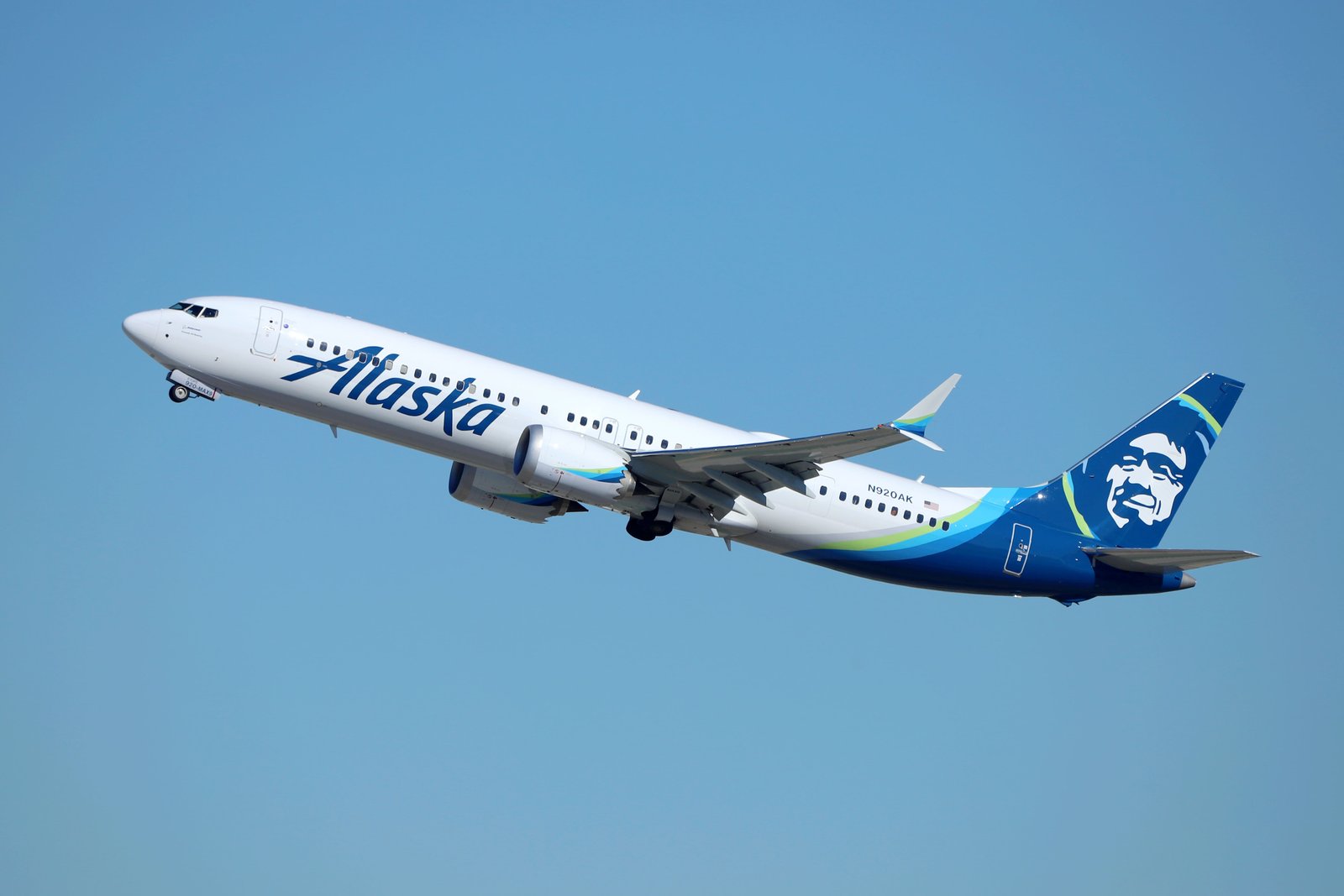 Breaking: NTSB Confirms the Missing of Four Bolts from Door Plug on Alaska Airlines Boeing 737 MAX 9