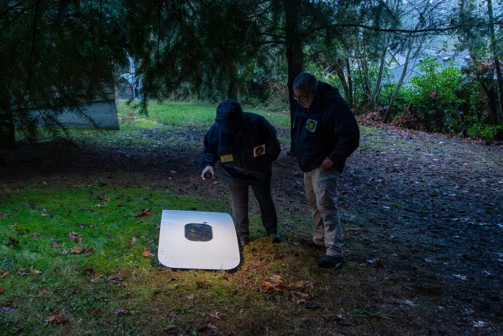 Alaska Airlines 737 MAX 9 Incident: The Lost Mid-Aft Door and an iPhone Were Found