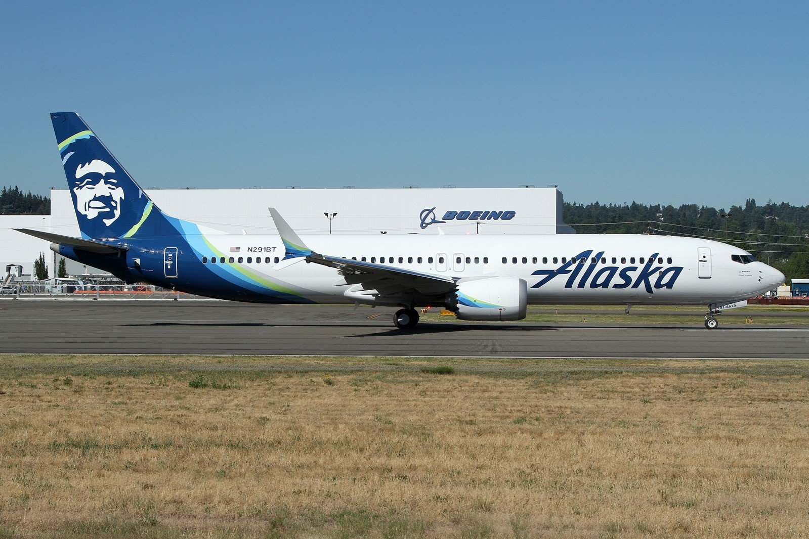 FAA Orders to Ground Boeing 737 MAX 9 Aircraft Globally After Alaska Airlines Incident