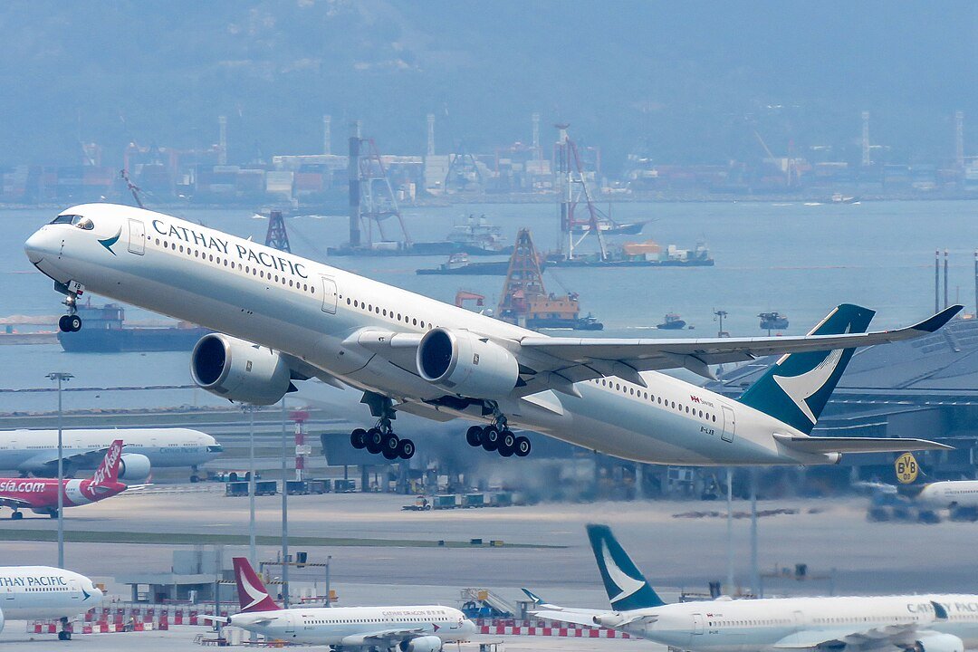How Fast Can Commercial Airplanes Fly?
