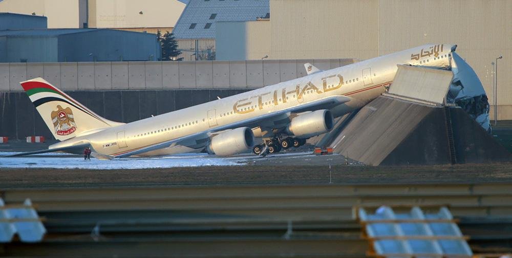 Etihad Airbus A340