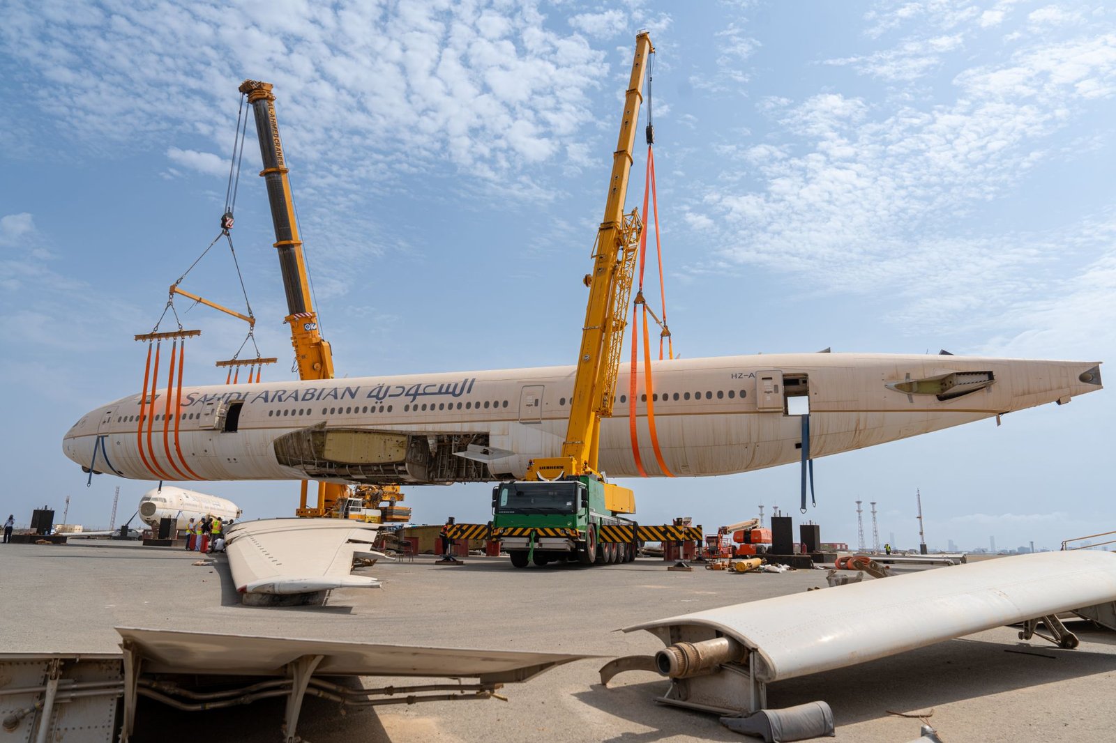 Saudia Transports 3 Retired Boeing 777s by Road from Jeddah to Riyadh for Boulevard Runway
