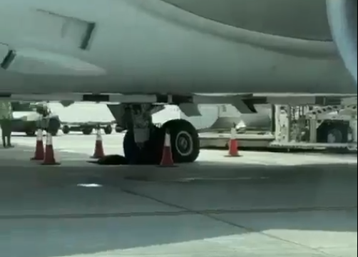 Qatar Airways Boeing 787's Main Landing Gear Sank into Tarmac at Doha Airport