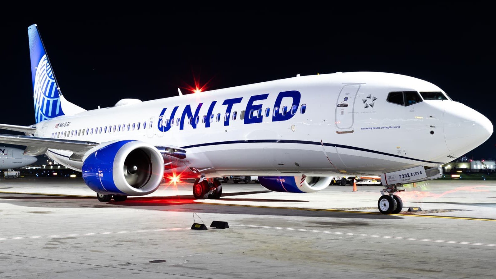Lavatory Leak Damages Passenger's Laptop on United Airlines Flight