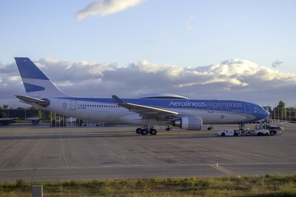 Argentina Age Restrictions for Commercial Pilots