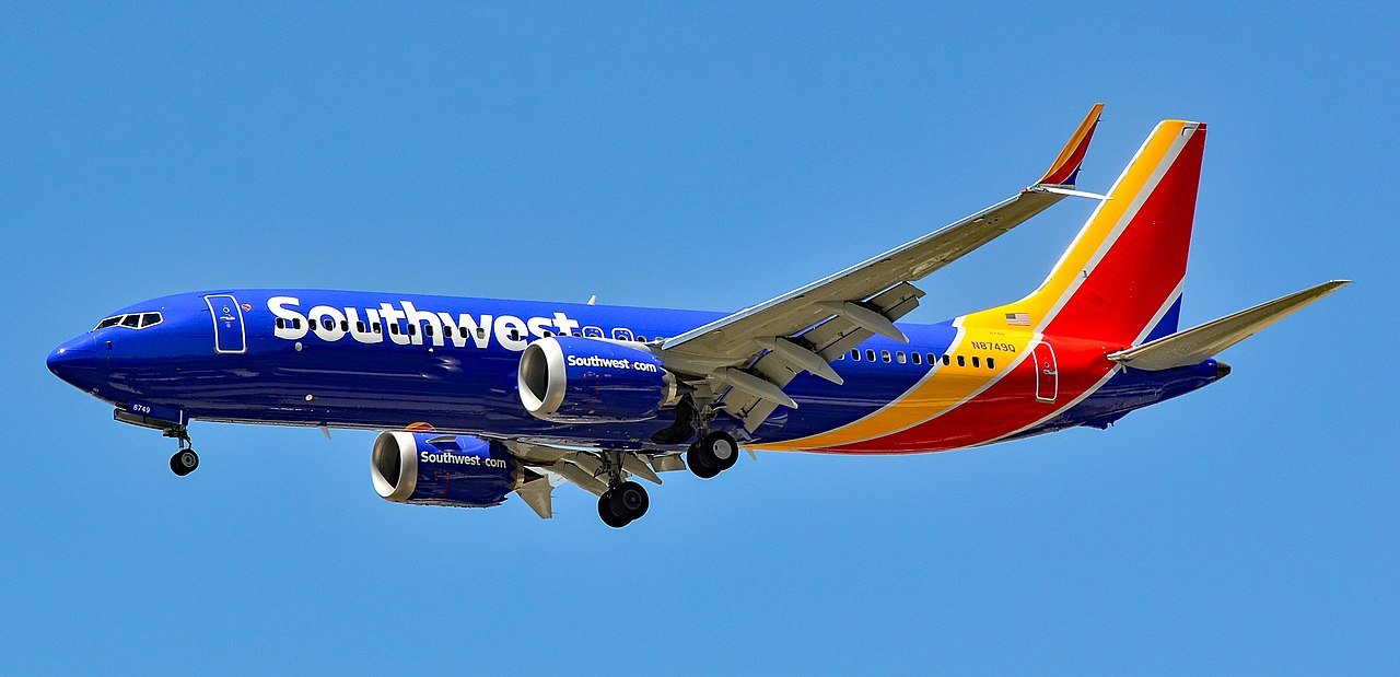Southwest Airlines Flight WN203 Diverts to Nashville Following Mid-Flight Engine Shutdown