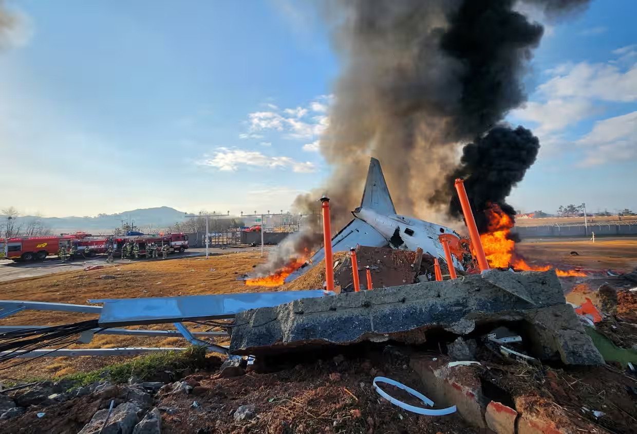 BREAKING: Jeju Air Flight 7C2216 Crashes at Muan International Airport