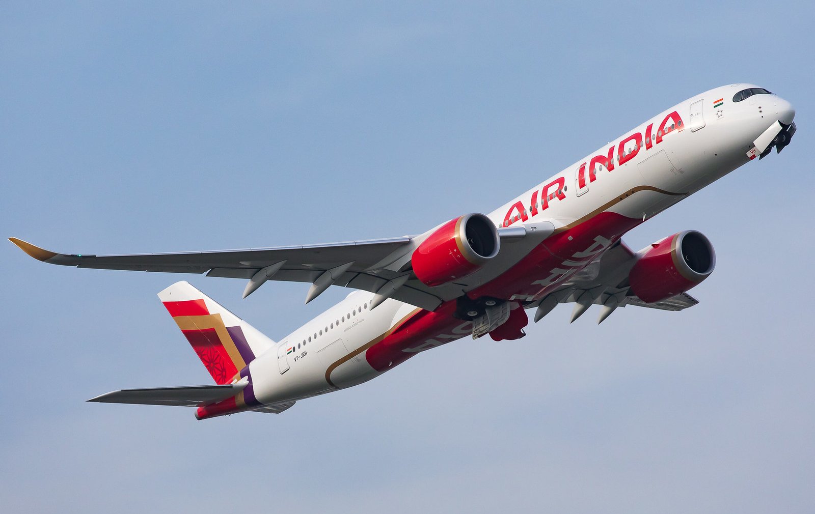 Air India Expands Airbus Order with 100 New Aircraft