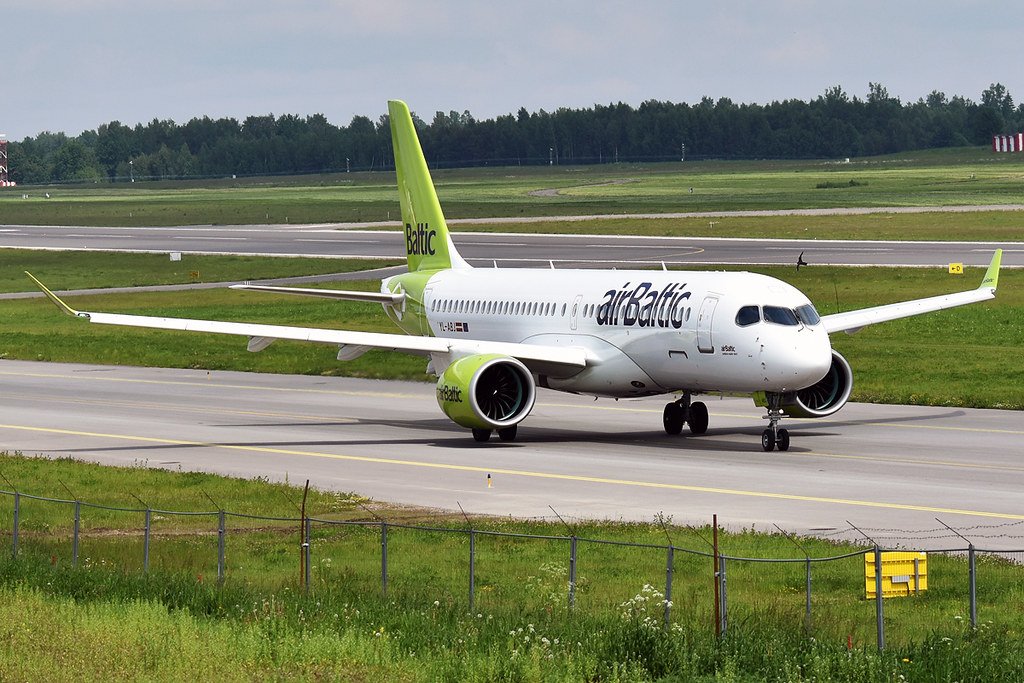 airBaltic Engine Issues