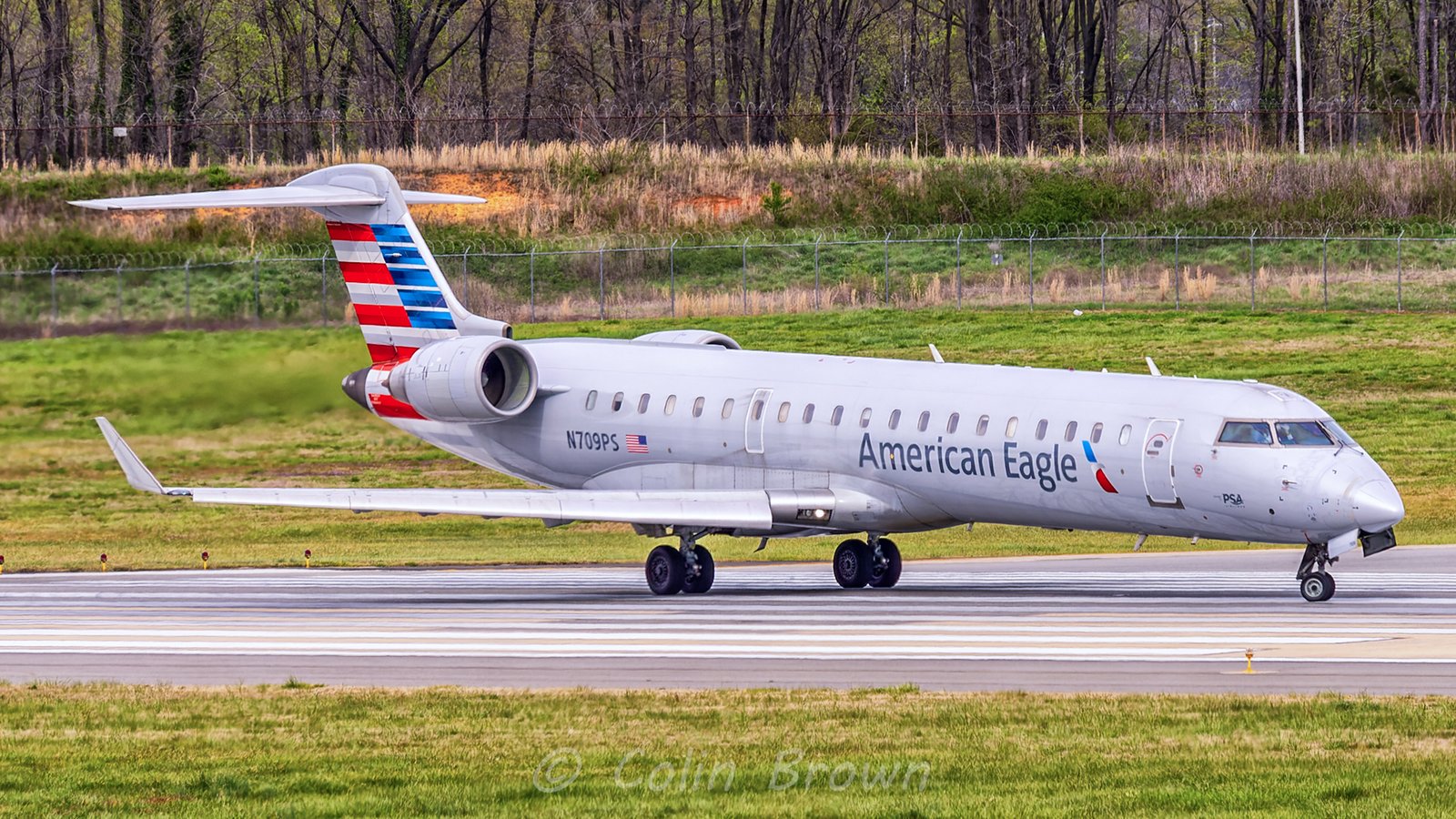American Eagle Flight 5342 Crashes Into Potomac River After Midair Collision with Military Helicopter