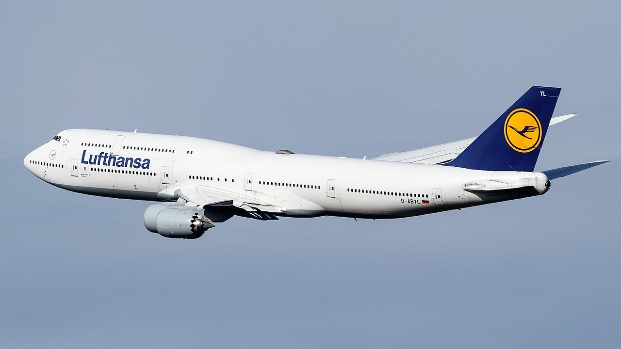 Lufthansa Boeing 747-8 Diverts to Montreal After Captain Becomes Incapacitated