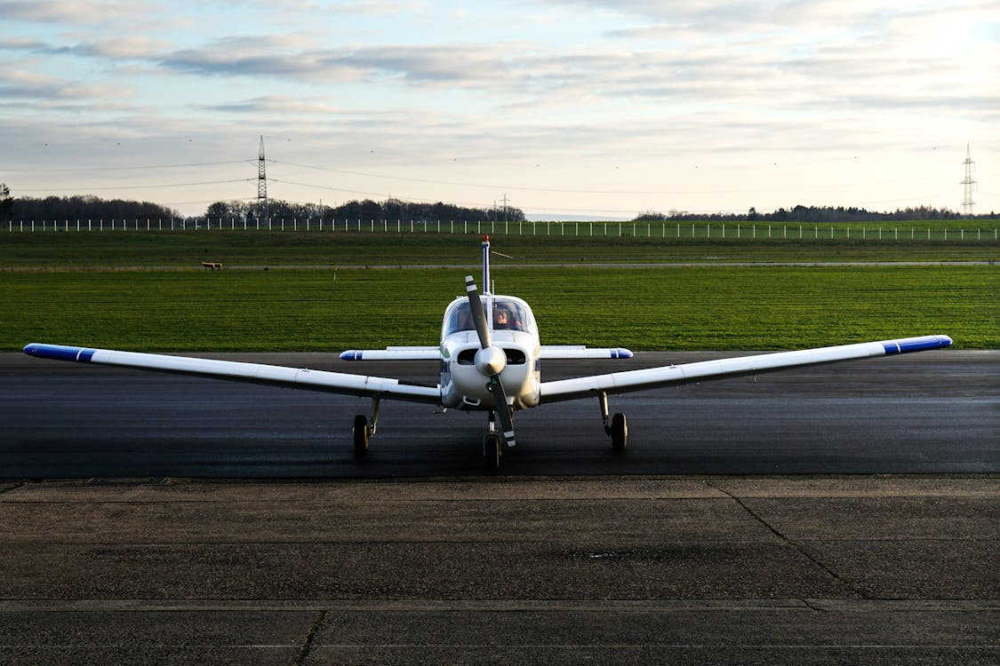 Pilot Training Is Becoming Unaffordable &amp; One Startup Is Tearing Down the Paywall